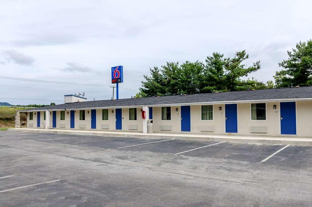 Motel 6 Troutville, Va Екстериор снимка